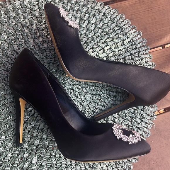 New never worn size 7.5 Audrey Brooke Embellished Dress Pumps, black. 4” heel - Picture 10 of 11